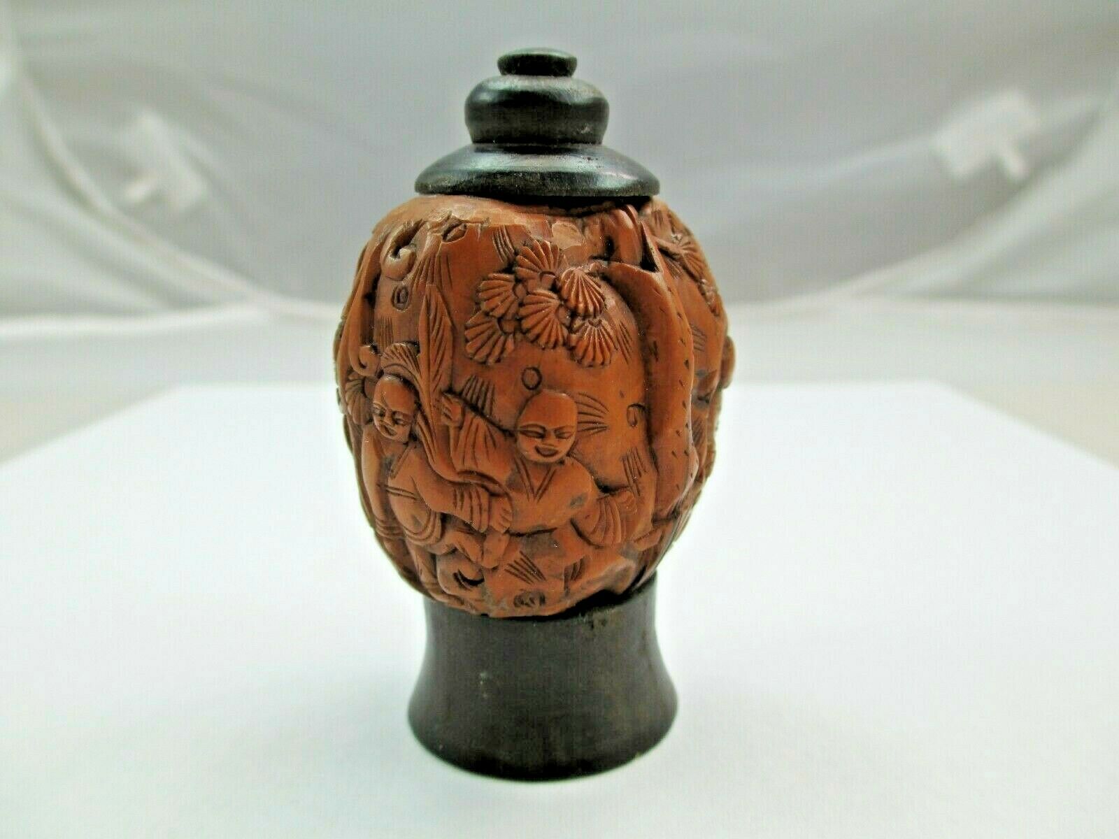 Qing Dynasty Chinese Carved Walnut Snuff Bottle Antique Tobacco 437d