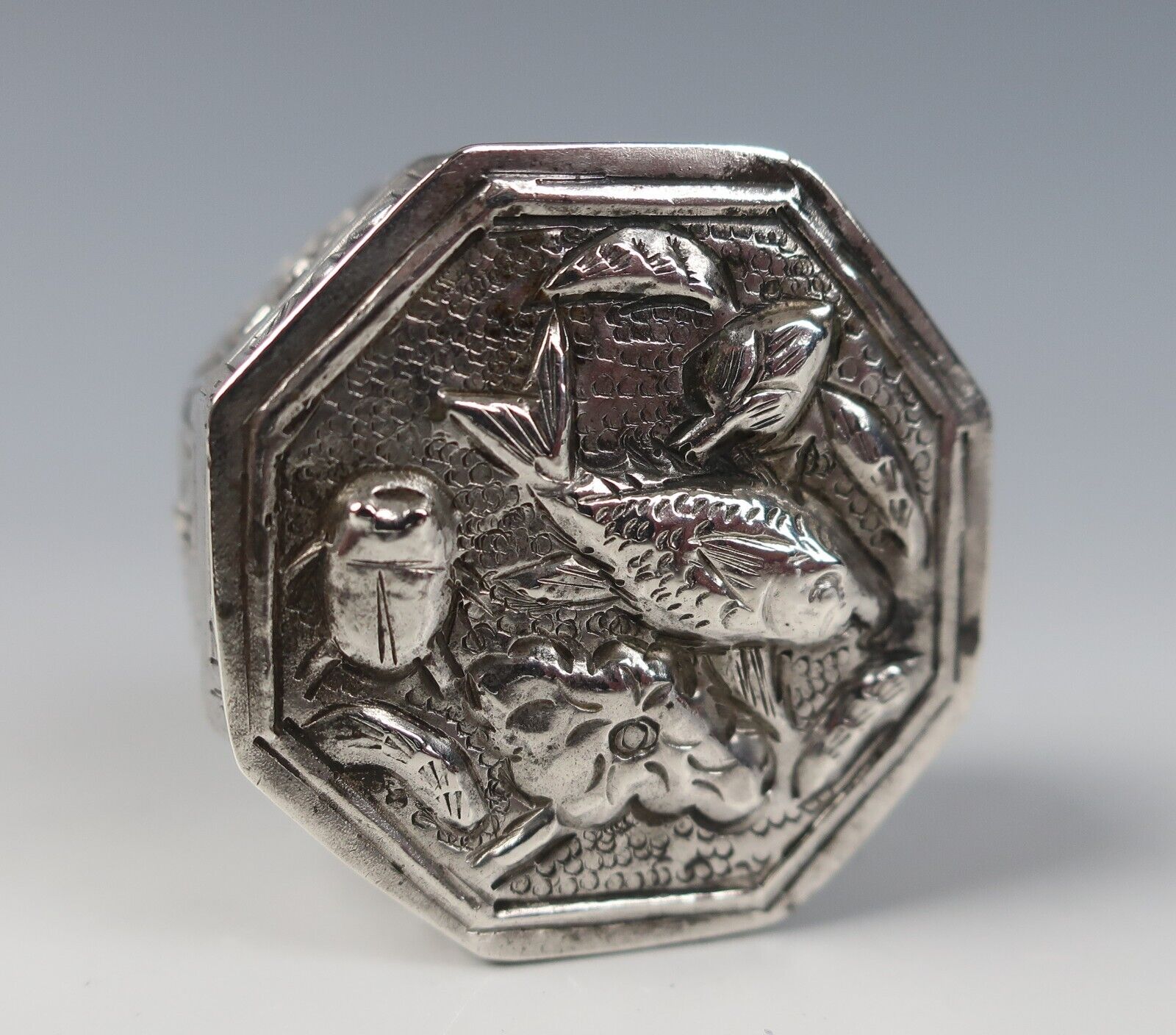 Antique Chinese Silver Octagonal Snuff Box W/ Fish & Beetle Pill